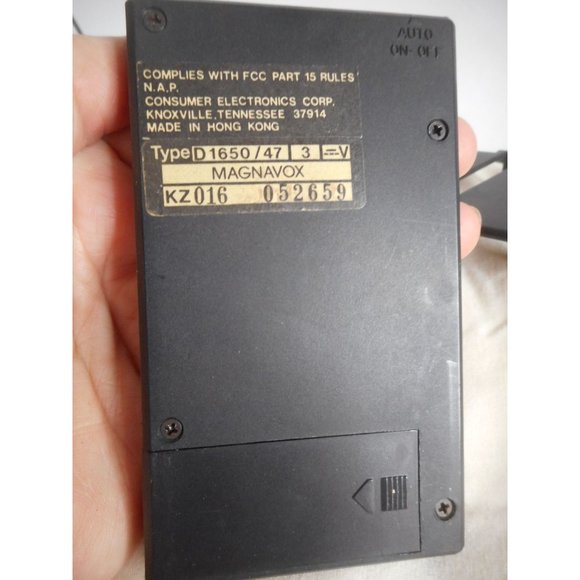 Vintage Magnavox AM/FM Stereo Radio With Headphone 1980s D1650 powers on - Picture 7 of 9